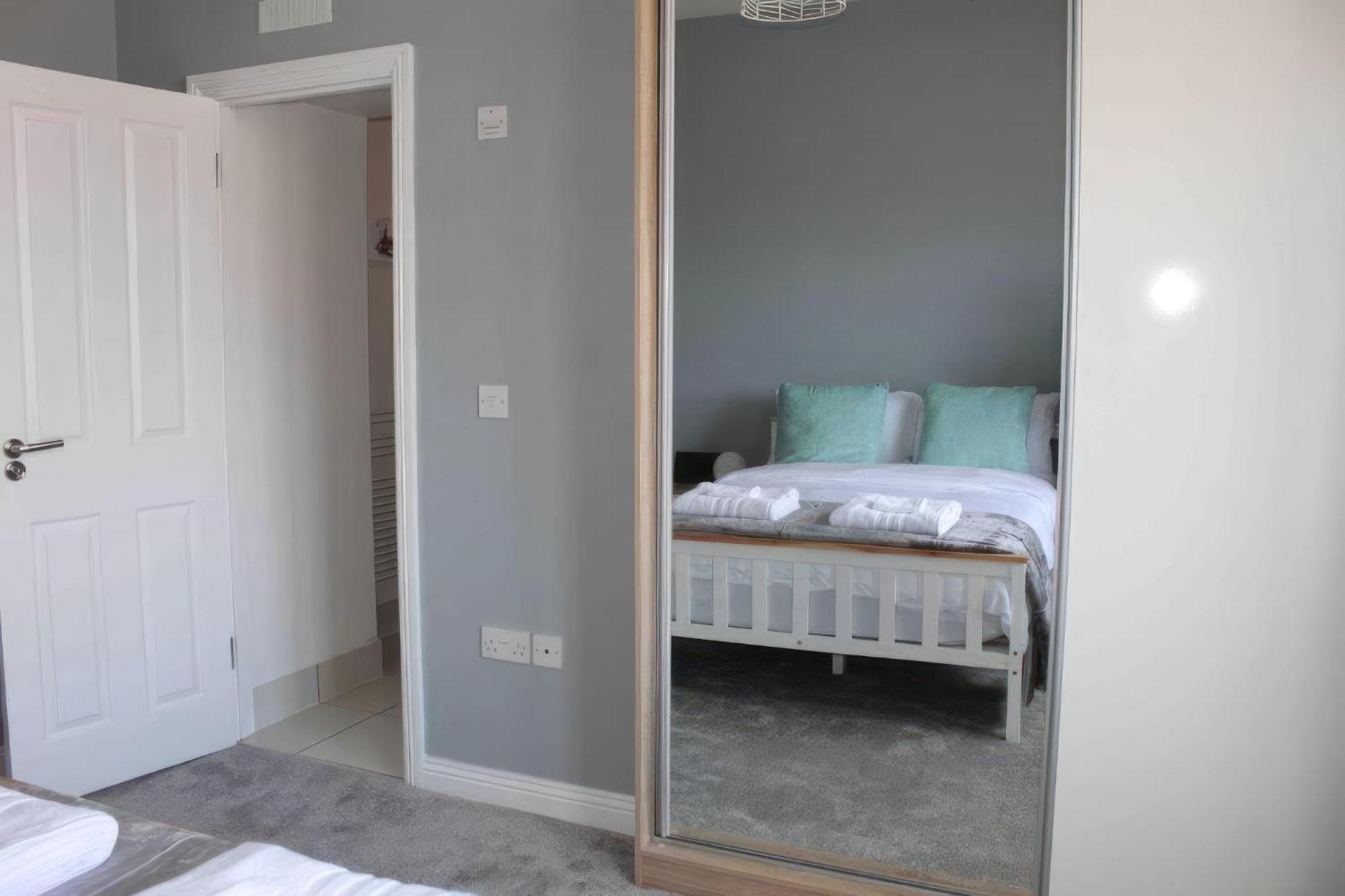פול Lovely 2 Bed 2 Bath Flat With Free Parking מראה חיצוני תמונה