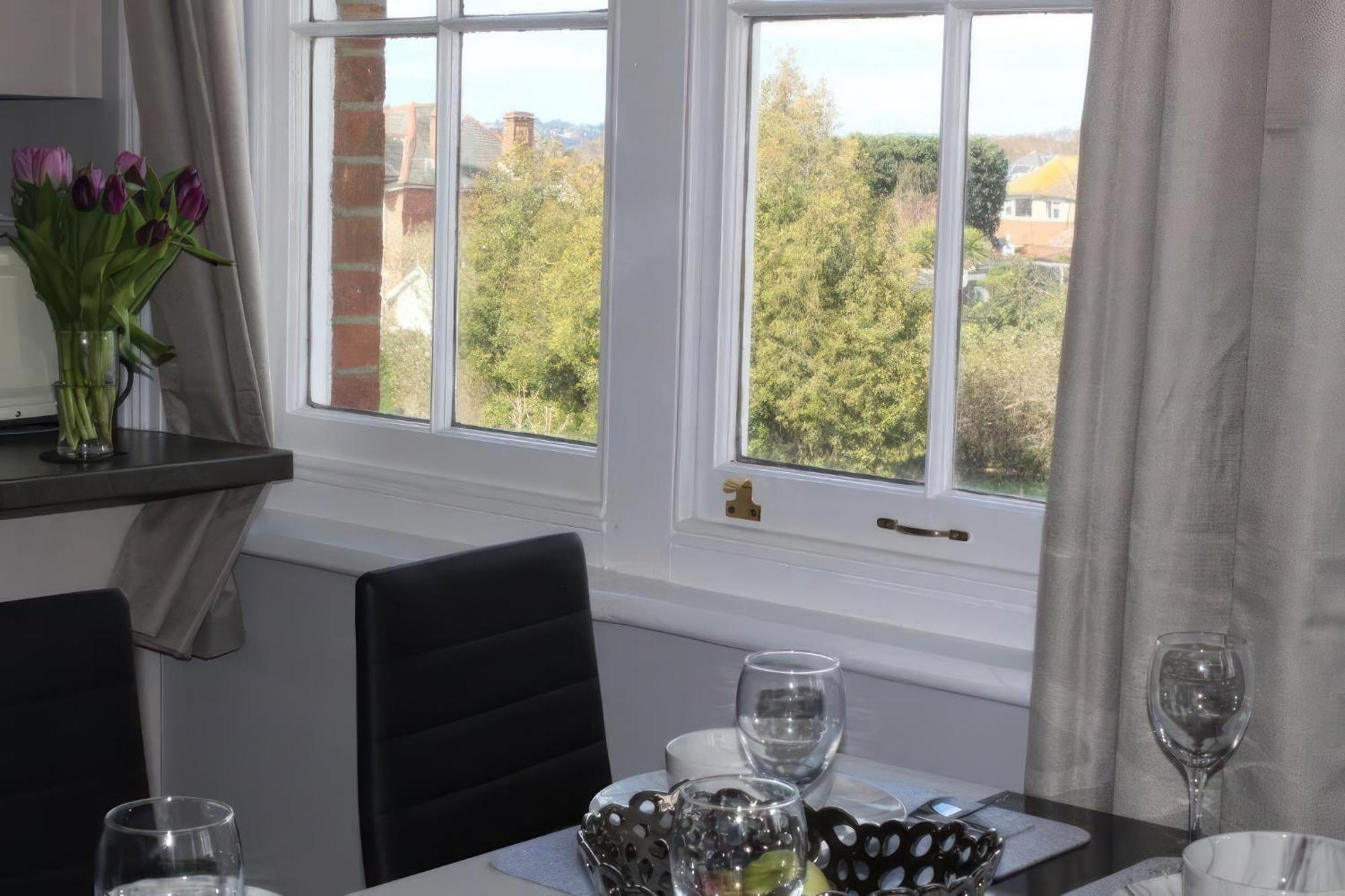 פול Lovely 2 Bed 2 Bath Flat With Free Parking מראה חיצוני תמונה